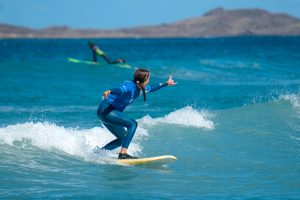 Erste grüne Wellen beim Surfen in Fuerteventura Erste grüne Wellen beim Surfen in Fuerteventura