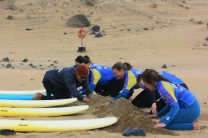 Gerard wird bei den Erklärungen kreativ Gerard wird bei den Erklärungen kreativ