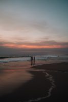Strandspaziergang bei Sonnenuntergang