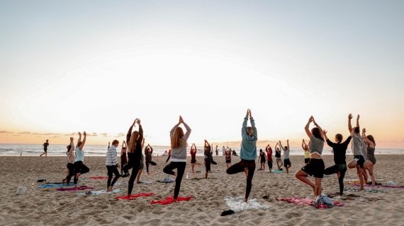 Sunset Yoga im Surfcamp ab 30 Yoga im Surfcamp Le Pin Sec
