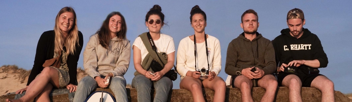 Relaxen am Strand im Surfcamp im September Relaxen am Strand im Surfcamp im September