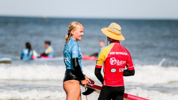 Surf lessons with our certifies instructors in our Surf Camp 25+