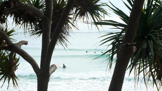 Entspannte Longboard-Sets in Noosa Entspannte Longboard-Sets in Noosa