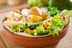 Unsere Camp-Köche zaubern dir täglich leckere Mahlzeiten