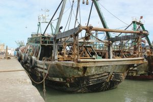 Altes Schiff im Hafen