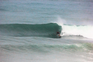 Nando en una ola grande Nando en una ola grande