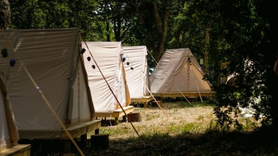 Exklusives Glamping bei Planet Surfcamps